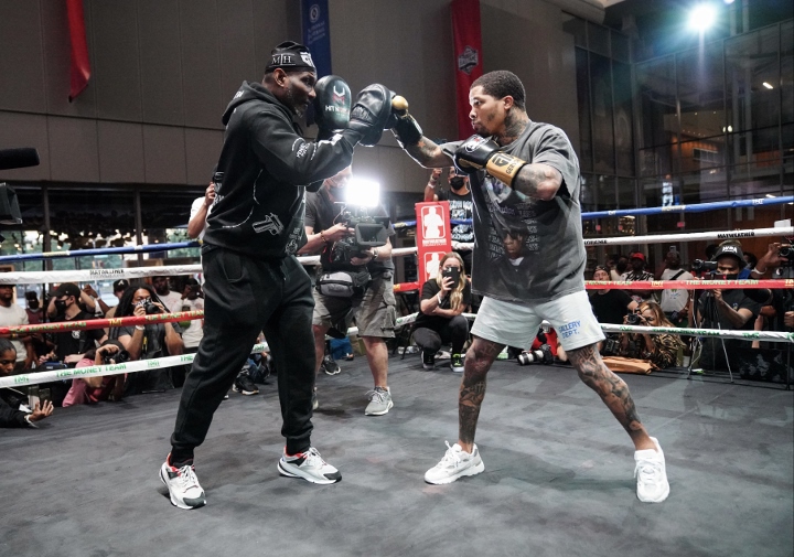 Photos Gervonta Davis Shows Off Moves at Open Workout Boxing News
